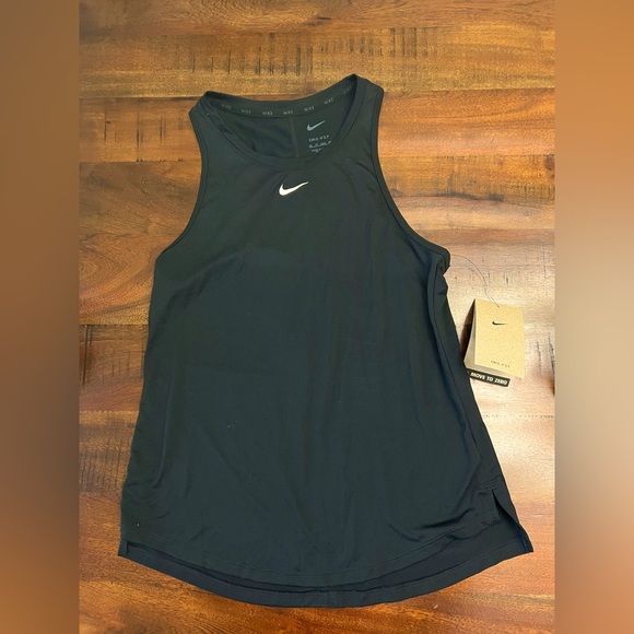 NWT Nike Women’s Training Tank Dri-Fit DD0636-010 Size XS - Picture 1 of 2